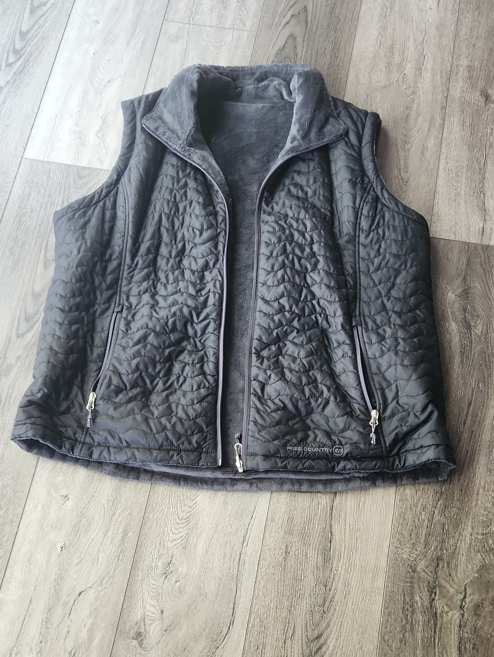 Quilted/fleece Reversible  Women's Vest - Black/gray